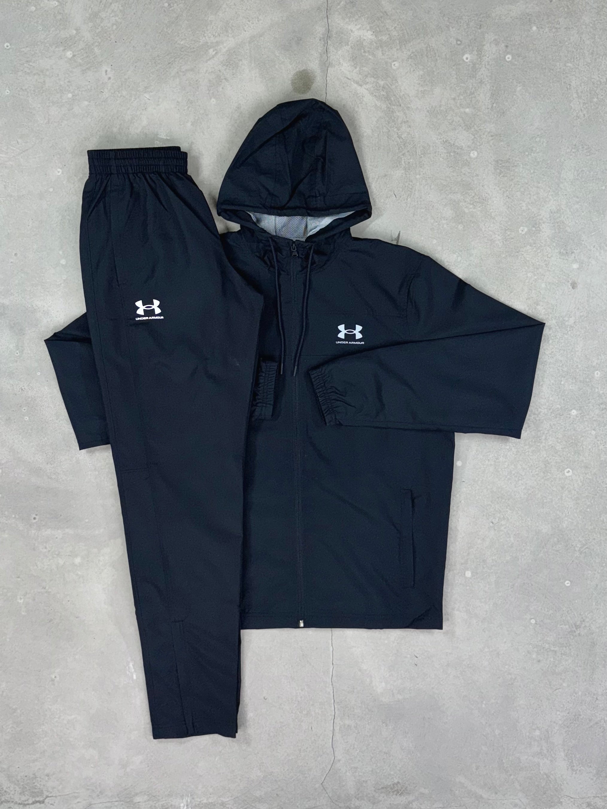 Under Armour - Woven Tracksuit - Black
