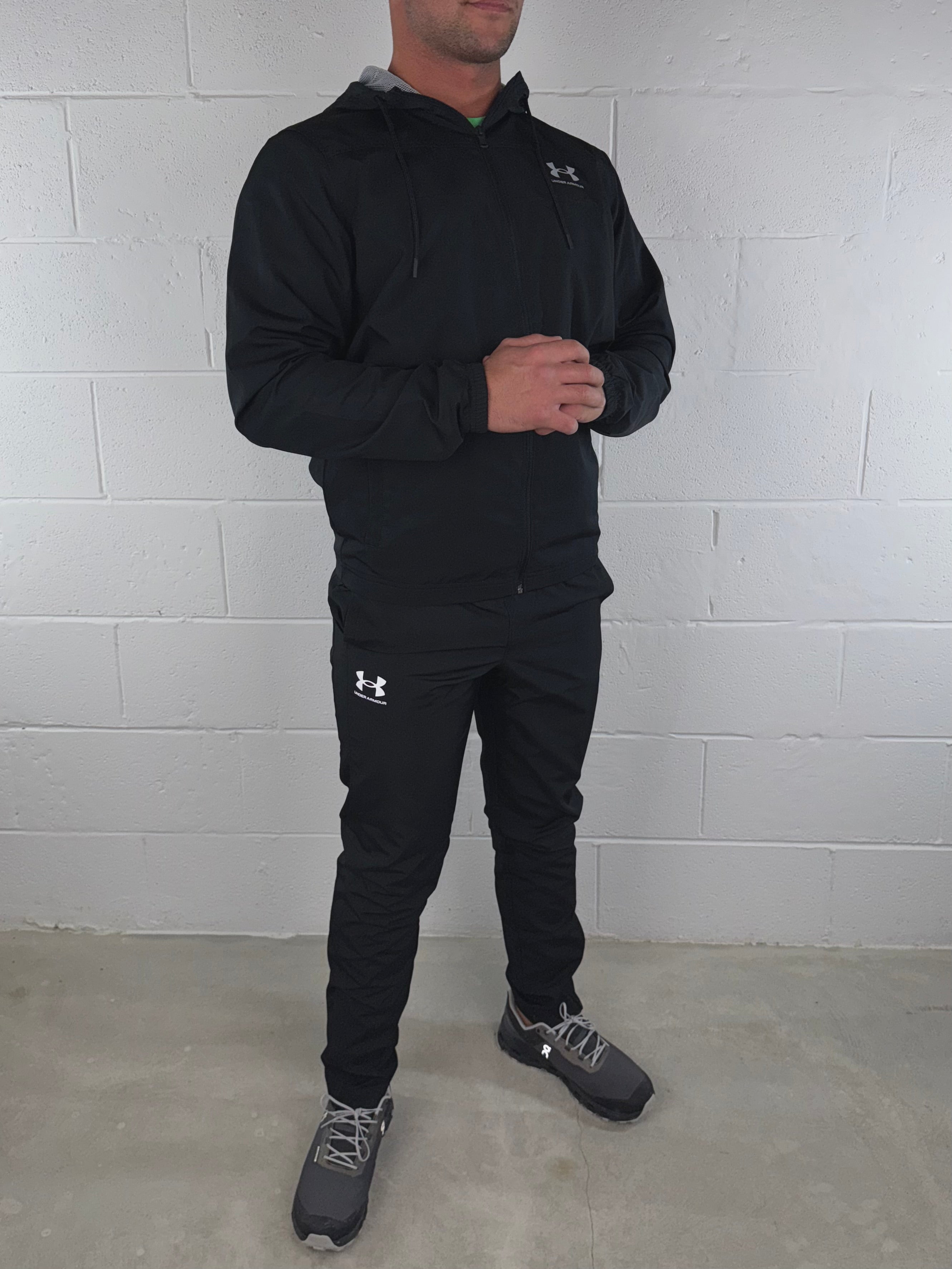 Under Armour - Woven Tracksuit - Black