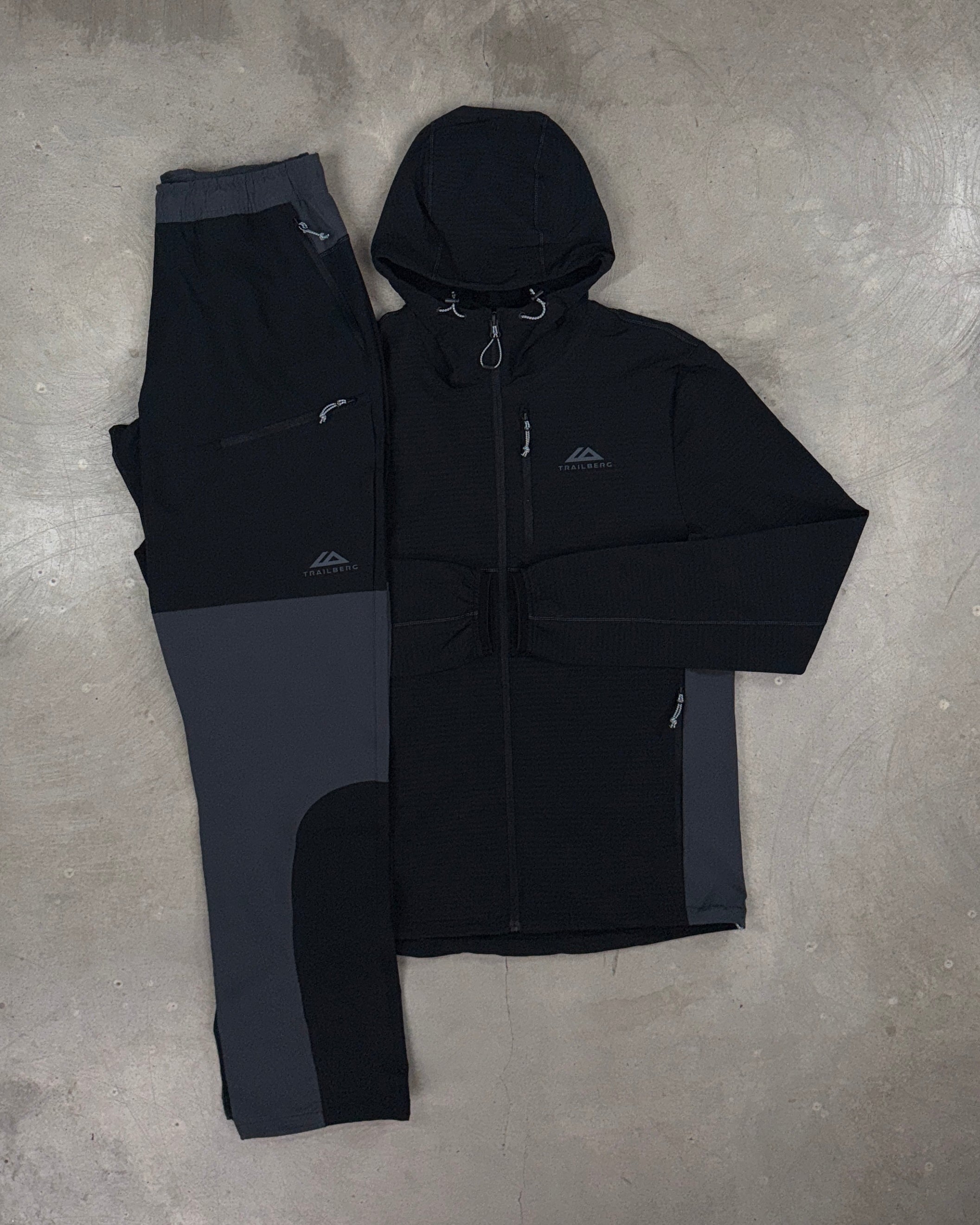 Trailberg - Tour 3.0 Tracksuit - Black/Volcano Grey